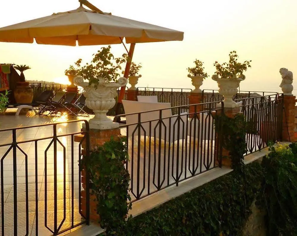 Villa Vittoria Cefalù Italien